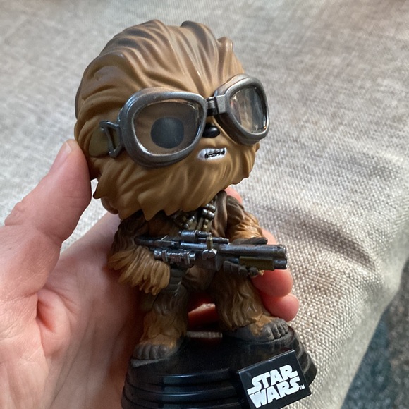 Chewbacca Funko Pop with goggles - Picture 2 of 3